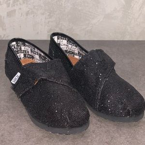 *NEW* TOMS BLACK GLITTER CLASSIC SIZE 9